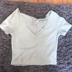 mint green short sleeve crop top
